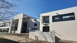 ISMANS CESI campus building entrance
